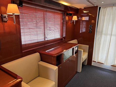 Яхта Beneteau Swift Trawler 52 2012 14