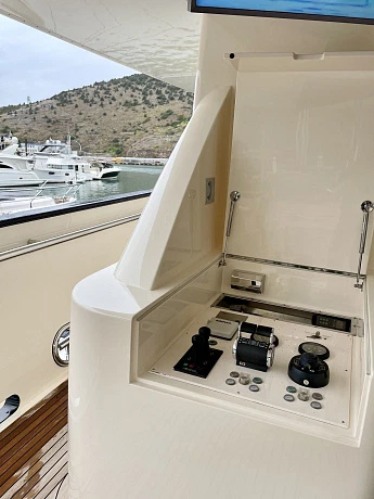 Horizon 122 yacht 2009 44