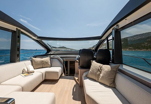 Sunseeker Predator 65 yacht 2023 13