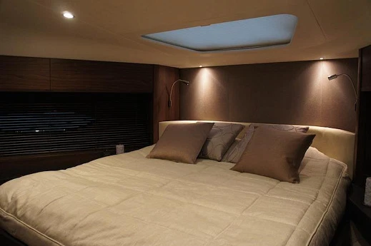 Яхта Princess Flybridge 56 2014 5