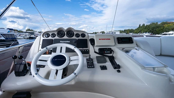 Яхта Azimut 50  10