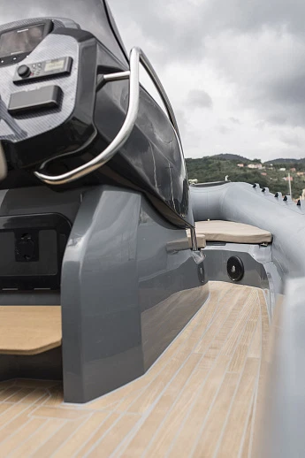 Яхта Strider 900  11