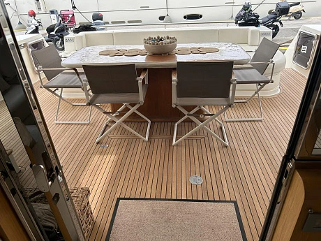 Яхта Ferretti 800 2015 5