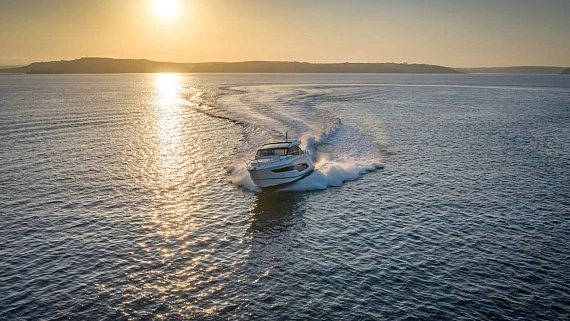 PRINCESS V55 yacht  12