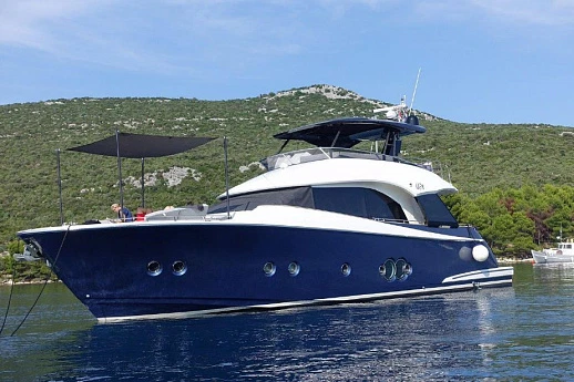 Яхта Monte Carlo Yachts 65 2012 1