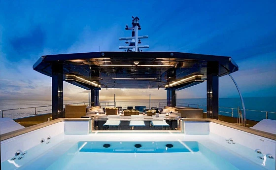 Яхта Vista 142  2