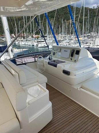 Яхта Ferretti 800 2015 15