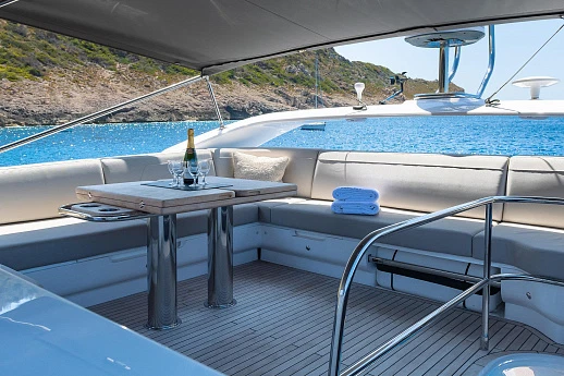 Яхта Princess F55 2023 10