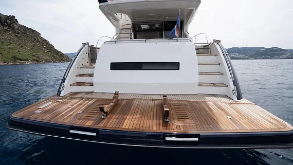 Яхта Princess 64 2012 5