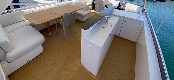 Яхта Princess 82 2014 12