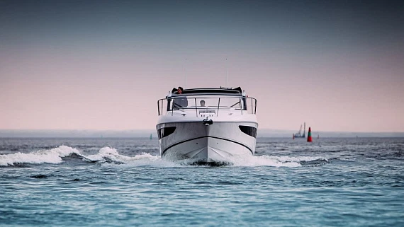 Яхта PRINCESS V40  5