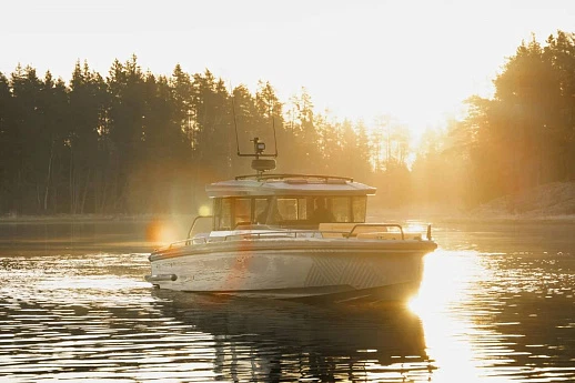 Яхта Axopar Brabus Shadow 900 XC Cross Cabin  8