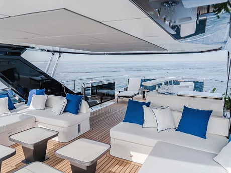 Majesty 112 Terrace yacht  6