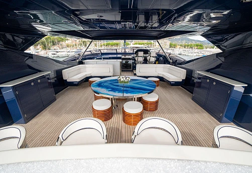 Яхта Sunseeker 116 2020 6