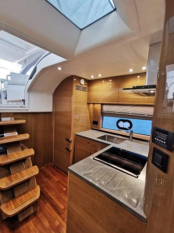 Яхта Princess V50 Open 2018 4