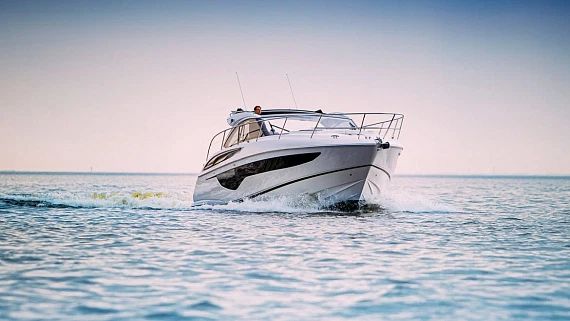 Яхта PRINCESS V40  7