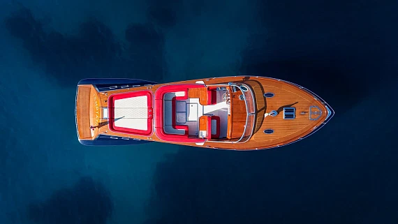 Моторная яхта J Craft Torpedo R 42 2011 2