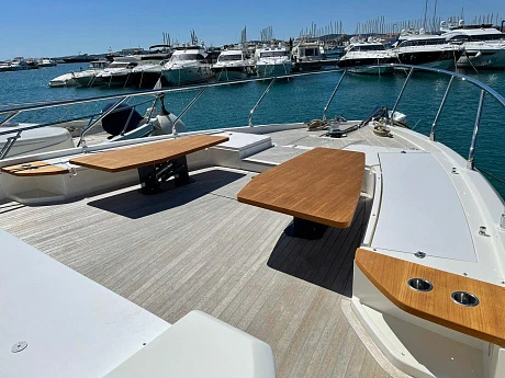 Ferretti 670 yacht 2020 9