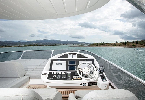 Sunseeker 75 yacht 2016 11