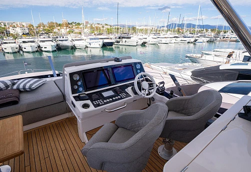 Sunseeker 76 yacht 2020 13
