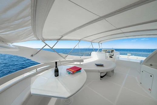 Яхты Ferretti 760 2004 10