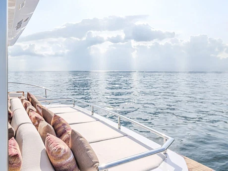 Majesty 100 Terrace yacht  10