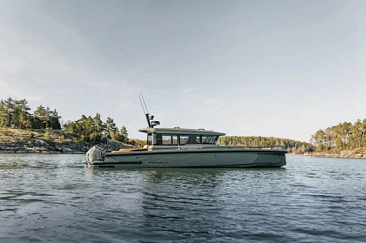 Яхта Axopar Brabus Shadow 900 XC Cross Cabin  2