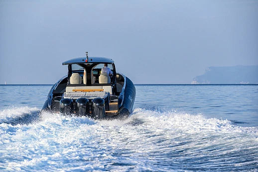 Яхта Rebel 47  3