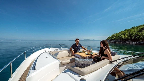 Яхта Princess 82 2017 9