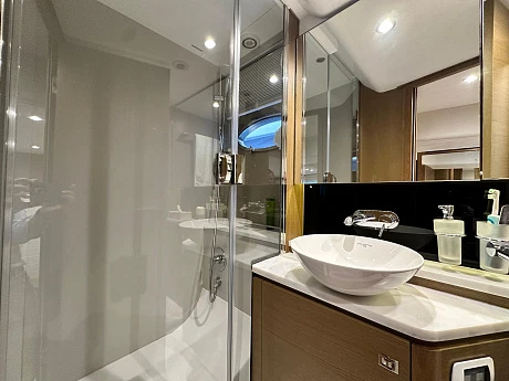 Яхта Princess V48 Open 2016 13