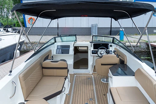Sea Ray Sun Sport 230 yacht 2023 5