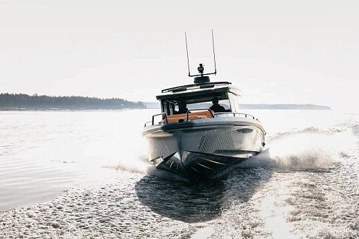 Яхта Axopar Brabus Shadow 900 XC Cross Cabin  12