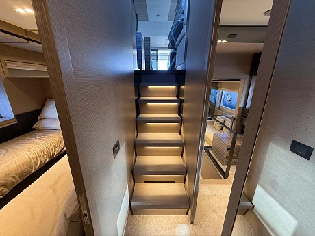 Ferretti 670 yacht 2020 11