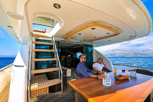 Fairline Squadron 78 Custom yacht 2013 10