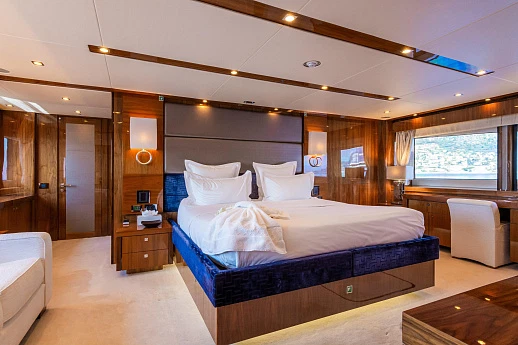 Яхта Sunseeker 115 Sport 2013 10