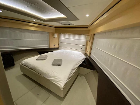 Яхта Sunseeker 86 2016 11