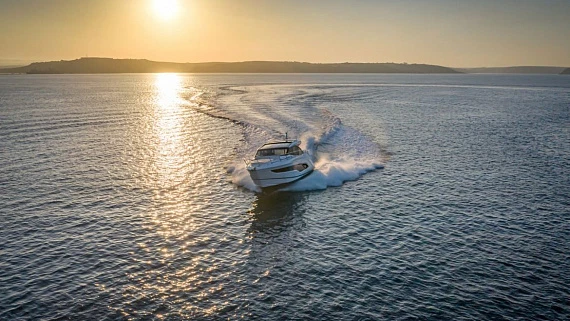 Яхта PRINCESS V55  12