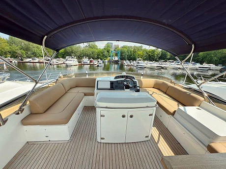 Яхта Princess 62 2008 10