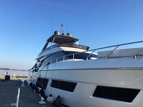Яхта Ferretti 670 2018 3