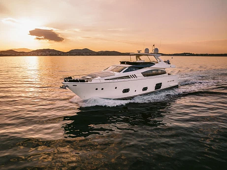Яхта Ferretti 800 2010 1