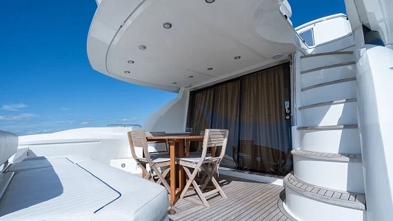 Sunseeker Manhattan 64 yacht 2001 5