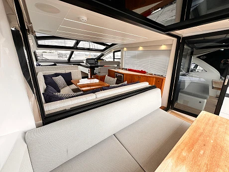 Яхта Sunseeker Predator 50 2021 12