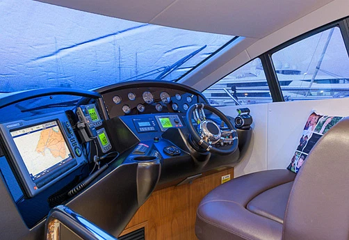 Sunseeker Manhattan 52 yacht 2010 14