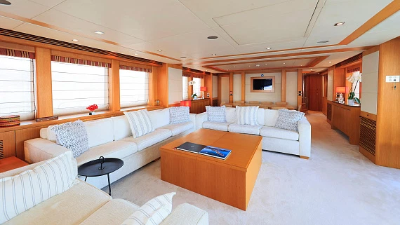 Sunseeker 34M yacht 2011 11