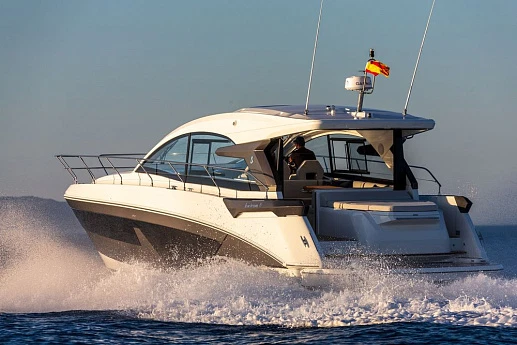 Яхта Beneteau Gran Turismo 45  3