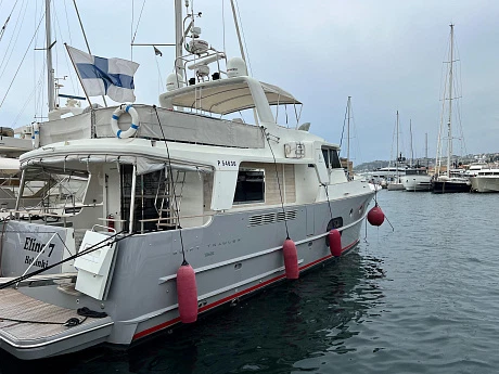 Яхта Beneteau Swift Trawler 52 2012 1