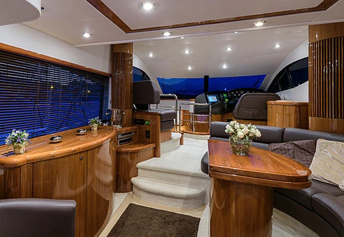 Sunseeker Manhattan 52 yacht 2010 10