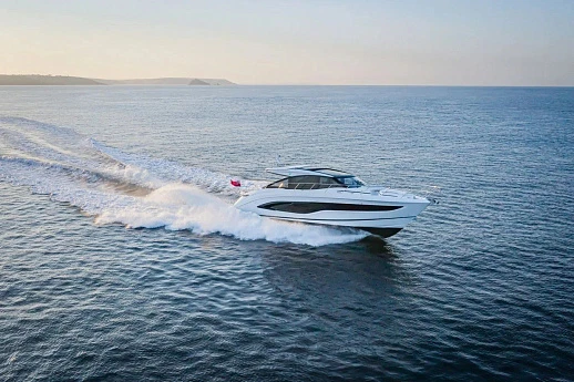 Моторная яхта Princess V55 2026 4