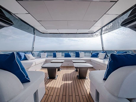 Яхта Majesty 112 Terrace  5