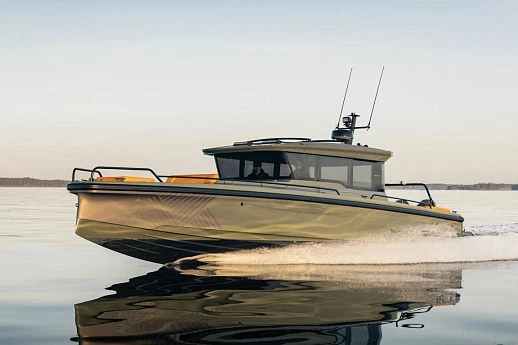 Яхта Axopar Brabus Shadow 900 XC Cross Cabin  7